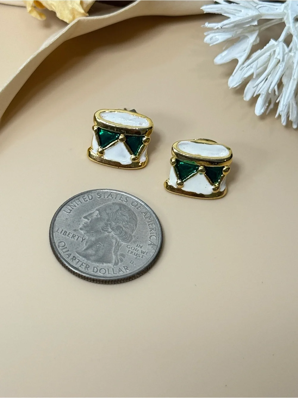 Vintage Christmas Drum Stud Earrings Gold Tone White Green Enamel Holiday